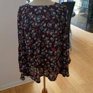 Womens medium burgundy top